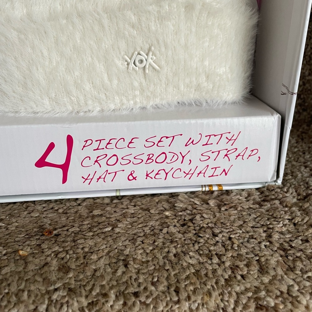 Betsy Johnson - image 3